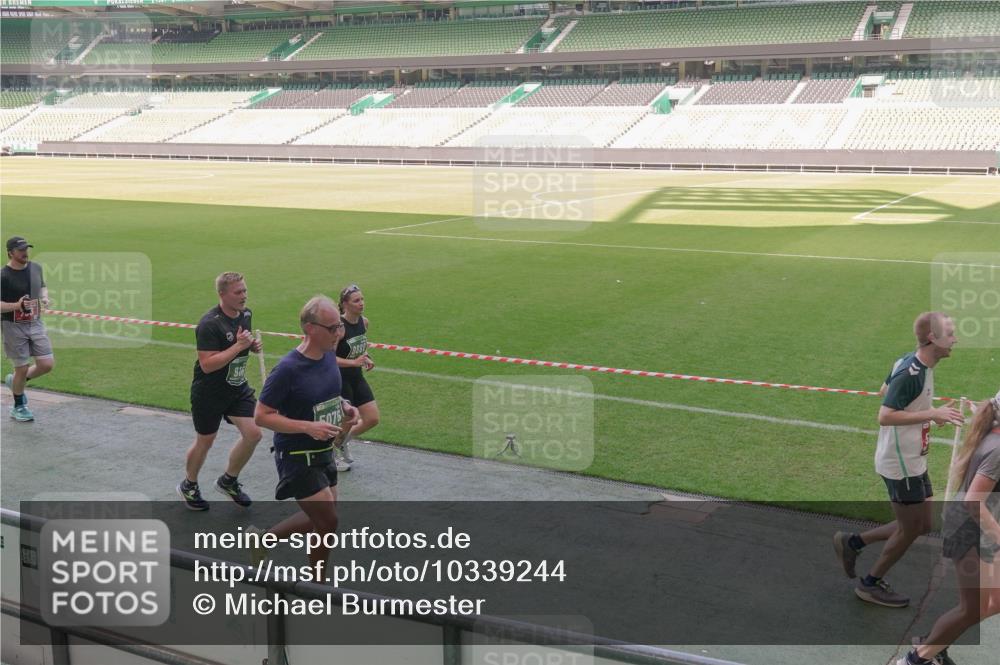 13.09.2026 - 21. swb-Marathon Bremen Michael Burmester http://msf.ph/oto/10339244 13.09.2026 13:18:25 Laufen im Stadion 311, 404, 449, 486, 546, 588, 732, 753, 837, 921, 1057, 1424, 1425, 1431, 1506, 1765, 1790, 1813, 1844, 1868, 2056, 2067, 2096, 2123, 2137, 2224, 2294, 2357, 2358, 2389, 2419, 2453, 2532, 2550, 2557, 2563, 2586, 2601, 2614, 2622, 2647, 2655, 2786, 2845, 2849, 2857, 2879, 2880, 2893, 2944, 2983, 2984, 2999, 3046, 3072, 3096, 3100, 3104, 3146, 3180, 3189, 3195, 3198, 3210, 3285, 3287, 3314, 3337, 3421, 3431, 3476, 3479, 3506, 3537, 3548, 3619, 3633, 3654, 3740, 3879, 4478 meine-sportfotos.de