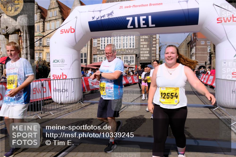 13.09.2026 - 21. swb-Marathon Bremen Tim E. http://msf.ph/oto/10339245 13.09.2026 11:09:24 Ziel 10217, 10314, 10321, 10455, 10570, 10630, 10686, 10983, 11011, 11091, 11138, 11304, 11531, 11578, 11812, 11905, 11987, 12155, 12192, 12337, 12554 meine-sportfotos.de