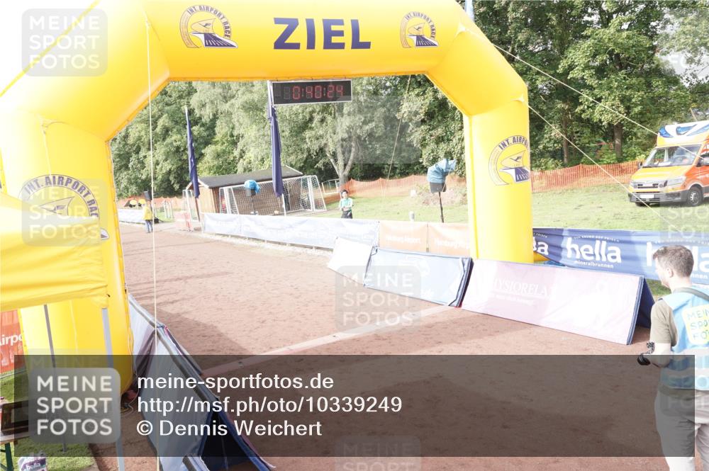 13.09.2026 - Airport Race Dennis Weichert http://msf.ph/oto/10339249 13.09.2026 10:40:58 Ziel 5137, 5163 meine-sportfotos.de