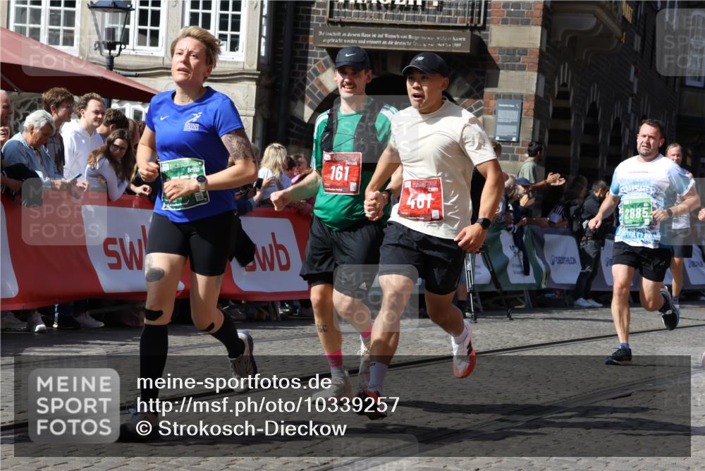 13.09.2026 - 21. swb-Marathon Bremen Strokosch-Dieckow http://msf.ph/oto/10339257 13.09.2026 13:20:09 Ziel 161, 411, 461, 495, 511, 1010, 1053, 1281, 1468, 1551, 1642, 1972, 2870, 2906, 3240, 3319, 3411, 3966, 4101, 4479, 4480, 5813, 7037, 7404, 7488, 7655, 8185, 8263, 9082, 9359, 9984, 13192, 201, 232, 334, 1750, 2122, 2577, 2885, 3685, 4351, 5137, 5450, 5583, 6901, 7018, 7664, 8178, 9047, 9518, 13222 meine-sportfotos.de