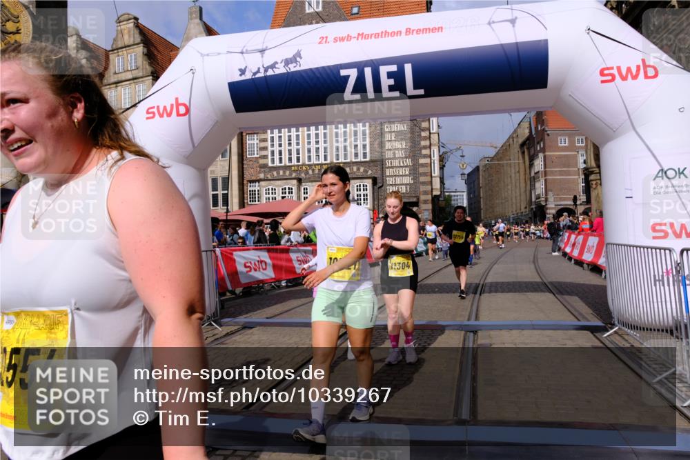 13.09.2026 - 21. swb-Marathon Bremen Tim E. http://msf.ph/oto/10339267 13.09.2026 11:09:25 Ziel 10217, 10314, 10321, 10455, 10570, 10630, 10686, 10983, 11011, 11091, 11138, 11304, 11531, 11578, 11764, 11812, 11905, 11987, 12155, 12192, 12337, 12554 meine-sportfotos.de
