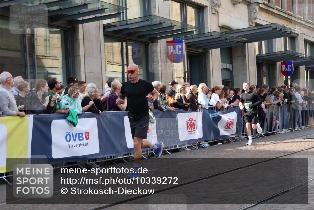 13.09.2026 - 21. swb-Marathon Bremen Strokosch-Dieckow http://msf.ph/oto/10339272 13.09.2026 13:26:46 Ziel 531, 946, 1493, 1494, 2089, 2454, 3076, 3273, 3302, 3510, 3527, 4121, 4327, 4397, 4558, 4563, 4919, 5689, 5943, 6314, 6455, 6776, 7027, 7072, 7246, 7317, 7849, 8219, 8303, 9150, 9159, 9343, 9511, 9854, 9878, 10112, 10113, 1368, 2779, 3526, 3603, 3852, 3893, 4077, 4441, 4598, 4919, 5054, 5937, 6289, 6314, 6375, 6548, 6580, 8112, 9260, 9551, 13097, 13195 meine-sportfotos.de