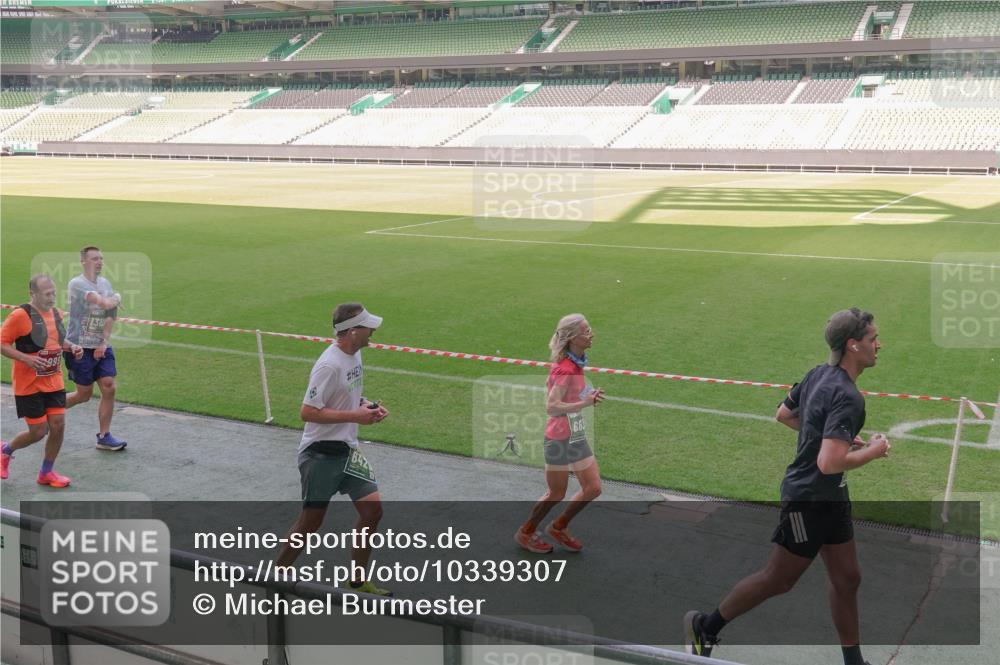 13.09.2026 - 21. swb-Marathon Bremen Michael Burmester http://msf.ph/oto/10339307 13.09.2026 13:18:35 Laufen im Stadion 311, 404, 486, 512, 546, 588, 732, 753, 837, 921, 1424, 1425, 1431, 1506, 1765, 1790, 1844, 1868, 2056, 2067, 2096, 2123, 2137, 2224, 2240, 2294, 2357, 2358, 2389, 2419, 2453, 2532, 2557, 2563, 2601, 2614, 2622, 2647, 2655, 2703, 2786, 2843, 2845, 2849, 2857, 2879, 2880, 2893, 2944, 2983, 2984, 2999, 3031, 3046, 3072, 3096, 3100, 3104, 3146, 3180, 3189, 3195, 3198, 3210, 3285, 3287, 3314, 3337, 3421, 3431, 3476, 3537, 3548, 3619, 3633, 3654, 3740, 3879, 4478 meine-sportfotos.de