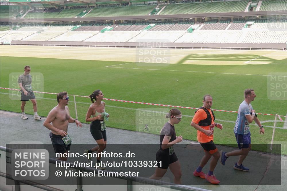 13.09.2026 - 21. swb-Marathon Bremen Michael Burmester http://msf.ph/oto/10339321 13.09.2026 13:18:37 Laufen im Stadion 311, 333, 404, 486, 512, 546, 588, 732, 753, 837, 921, 1424, 1425, 1431, 1506, 1765, 1790, 1844, 1868, 2056, 2067, 2096, 2123, 2137, 2224, 2240, 2294, 2357, 2358, 2389, 2419, 2453, 2532, 2557, 2563, 2601, 2614, 2622, 2647, 2655, 2689, 2703, 2786, 2843, 2845, 2849, 2857, 2879, 2880, 2893, 2944, 2983, 2984, 2999, 3031, 3046, 3072, 3096, 3100, 3104, 3146, 3180, 3189, 3195, 3198, 3210, 3285, 3287, 3314, 3337, 3421, 3431, 3476, 3537, 3548, 3619, 3633, 3654, 3740, 3879, 4478 meine-sportfotos.de