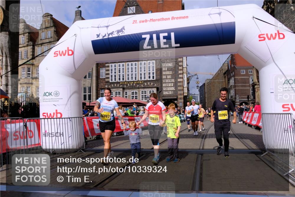 13.09.2026 - 21. swb-Marathon Bremen Tim E. http://msf.ph/oto/10339324 13.09.2026 11:09:33 Ziel 10314, 10321, 10556, 10570, 10630, 10664, 10686, 10694, 10769, 10823, 10983, 11091, 11138, 11304, 11578, 11764, 11882, 11883, 11914, 11915, 11987, 11995, 12155, 12322, 12337, 12491, 13607 meine-sportfotos.de