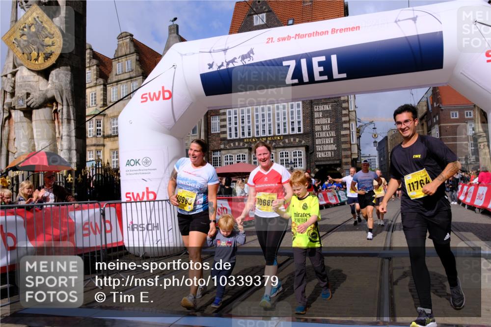 13.09.2026 - 21. swb-Marathon Bremen Tim E. http://msf.ph/oto/10339379 13.09.2026 11:09:34 Ziel 10314, 10321, 10556, 10570, 10664, 10686, 10694, 10769, 10823, 10981, 10983, 11091, 11138, 11225, 11304, 11578, 11764, 11882, 11883, 11914, 11915, 11987, 11995, 12155, 12322, 12337, 12491, 13607 meine-sportfotos.de