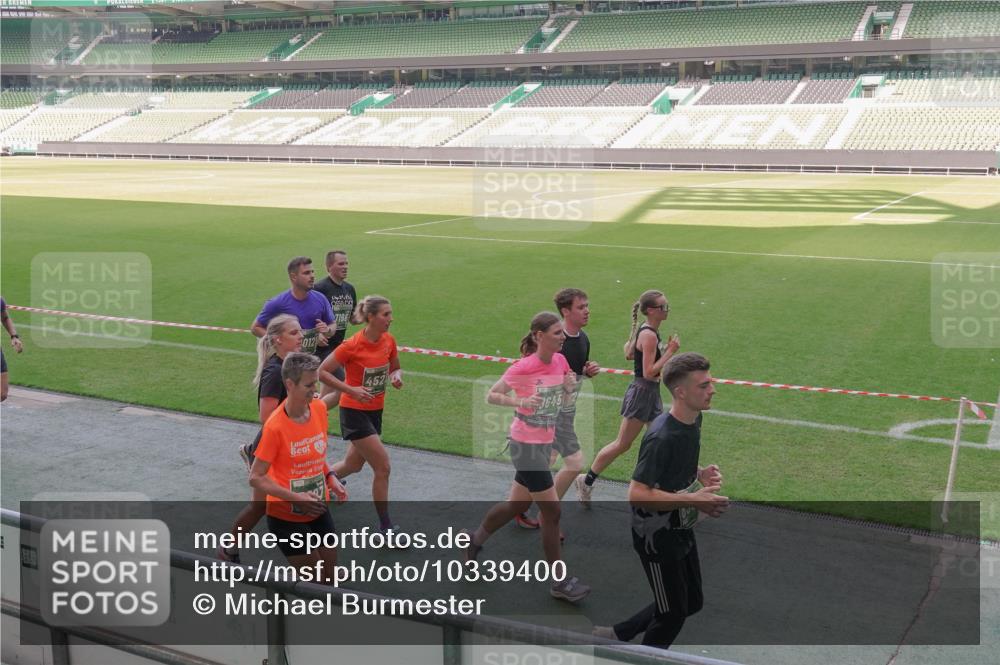 13.09.2026 - 21. swb-Marathon Bremen Michael Burmester http://msf.ph/oto/10339400 13.09.2026 13:18:51 Laufen im Stadion 311, 333, 404, 486, 512, 546, 732, 753, 837, 921, 938, 1156, 1424, 1425, 1431, 1506, 1765, 1790, 1844, 1868, 2056, 2123, 2137, 2224, 2240, 2294, 2315, 2357, 2358, 2419, 2453, 2557, 2563, 2601, 2614, 2622, 2647, 2689, 2702, 2703, 2722, 2786, 2843, 2845, 2849, 2857, 2879, 2880, 2893, 2944, 2983, 2984, 2999, 3031, 3046, 3072, 3096, 3100, 3146, 3180, 3189, 3198, 3210, 3285, 3287, 3337, 3421, 3431, 3476, 3537, 3548, 3619, 3633, 3654, 3740, 3879, 4478 meine-sportfotos.de