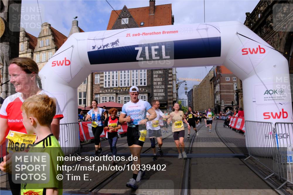 13.09.2026 - 21. swb-Marathon Bremen Tim E. http://msf.ph/oto/10339402 13.09.2026 11:09:36 Ziel 10314, 10556, 10664, 10686, 10694, 10769, 10823, 10981, 10983, 11091, 11225, 11304, 11578, 11764, 11882, 11883, 11914, 11915, 11987, 11995, 12155, 12322, 12337, 12491, 13607 meine-sportfotos.de