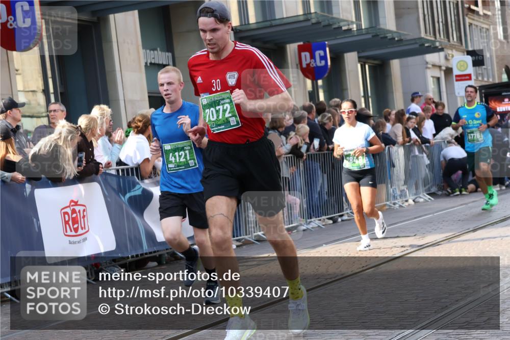 13.09.2026 - 21. swb-Marathon Bremen Strokosch-Dieckow http://msf.ph/oto/10339407 13.09.2026 13:26:50 Ziel 946, 1493, 1494, 2089, 2454, 3076, 3273, 3302, 3385, 3527, 4121, 4327, 4397, 4558, 4563, 5689, 5943, 6071, 6288, 6455, 6776, 7027, 7072, 7849, 8219, 9150, 9159, 9343, 9511, 9760, 9854, 9878, 10112, 10113, 13147, 531, 1368, 2779, 3076, 3302, 3510, 3526, 3852, 3893, 4077, 4441, 4598, 4919, 5054, 5937, 5943, 6289, 6314, 6375, 6455, 6548, 6580, 7246, 7317, 8112, 8303, 9260, 9551, 13097 meine-sportfotos.de