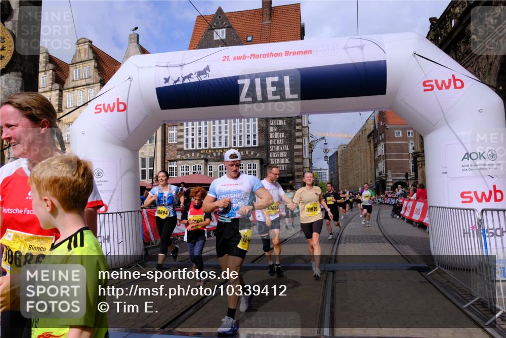 13.09.2026 - 21. swb-Marathon Bremen Tim E. http://msf.ph/oto/10339412 13.09.2026 11:09:36 Ziel 10314, 10556, 10664, 10686, 10694, 10769, 10823, 10981, 10983, 11091, 11225, 11304, 11578, 11764, 11882, 11883, 11914, 11915, 11987, 11995, 12155, 12322, 12337, 12491, 13607 meine-sportfotos.de