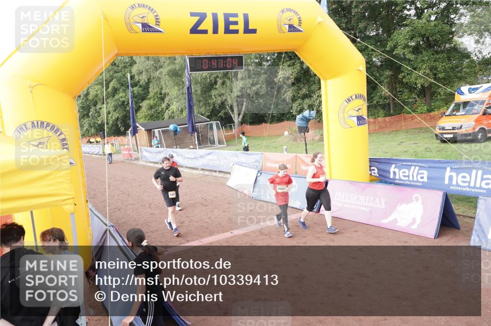 13.09.2026 - Airport Race Dennis Weichert http://msf.ph/oto/10339413 13.09.2026 10:41:37 Ziel 4044, 4045, 5066, 5403 meine-sportfotos.de