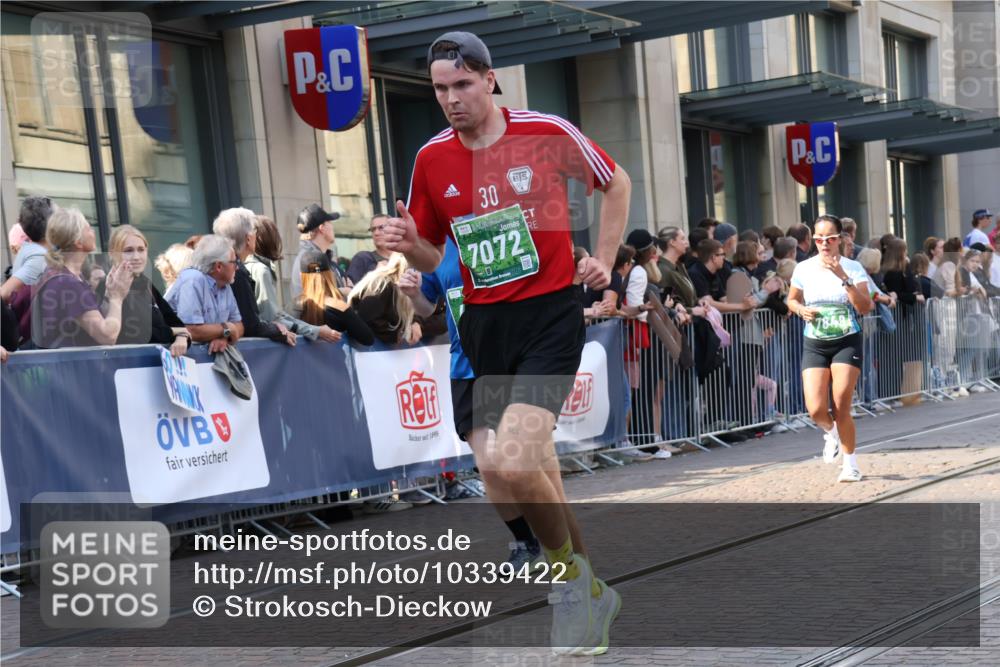 13.09.2026 - 21. swb-Marathon Bremen Strokosch-Dieckow http://msf.ph/oto/10339422 13.09.2026 13:26:51 Ziel 242, 946, 1493, 1494, 2089, 2454, 3273, 3385, 3527, 4121, 4327, 4397, 4558, 4563, 5689, 6071, 6288, 6776, 7027, 7072, 7849, 8219, 9150, 9159, 9343, 9511, 9760, 9854, 9878, 10112, 10113, 13147, 531, 1368, 2779, 3076, 3302, 3510, 3526, 3852, 3893, 4077, 4441, 4598, 4919, 5054, 5937, 5943, 6289, 6314, 6375, 6455, 6548, 6580, 7246, 7317, 8112, 8303, 9260, 9551, 13097 meine-sportfotos.de