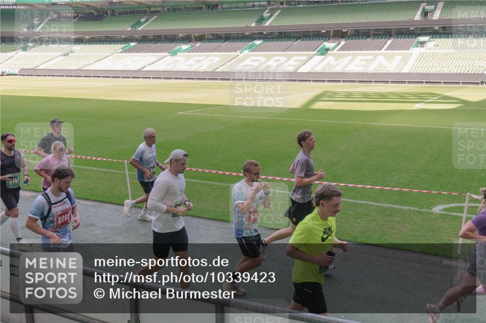 13.09.2026 - 21. swb-Marathon Bremen Michael Burmester http://msf.ph/oto/10339423 13.09.2026 13:18:54 Laufen im Stadion 311, 333, 404, 486, 512, 546, 732, 753, 837, 921, 938, 1156, 1424, 1425, 1431, 1506, 1765, 1790, 1844, 1868, 2056, 2123, 2137, 2224, 2240, 2294, 2315, 2357, 2358, 2419, 2453, 2557, 2563, 2601, 2614, 2622, 2626, 2647, 2689, 2702, 2703, 2722, 2786, 2843, 2845, 2849, 2857, 2879, 2880, 2893, 2944, 2983, 2999, 3031, 3046, 3072, 3096, 3100, 3116, 3146, 3180, 3189, 3198, 3210, 3263, 3285, 3287, 3337, 3421, 3431, 3476, 3537, 3548, 3619, 3633, 3654, 3740, 3879, 4478 meine-sportfotos.de