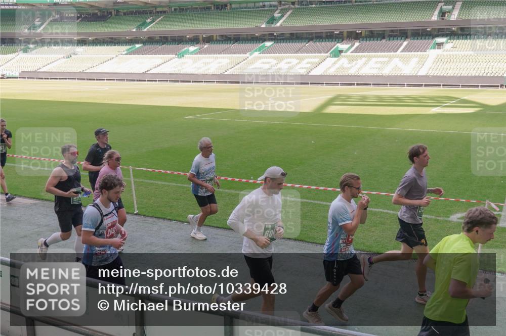 13.09.2026 - 21. swb-Marathon Bremen Michael Burmester http://msf.ph/oto/10339428 13.09.2026 13:18:54 Laufen im Stadion 311, 333, 404, 486, 512, 546, 732, 753, 837, 921, 938, 1156, 1424, 1425, 1431, 1506, 1765, 1790, 1844, 1868, 2056, 2123, 2137, 2224, 2240, 2294, 2315, 2357, 2358, 2419, 2453, 2557, 2563, 2601, 2614, 2622, 2626, 2647, 2689, 2702, 2703, 2722, 2786, 2843, 2845, 2849, 2857, 2879, 2880, 2893, 2944, 2983, 2999, 3031, 3046, 3072, 3096, 3100, 3116, 3146, 3180, 3189, 3198, 3210, 3263, 3285, 3287, 3337, 3421, 3431, 3476, 3537, 3548, 3619, 3633, 3654, 3740, 3879, 4478 meine-sportfotos.de