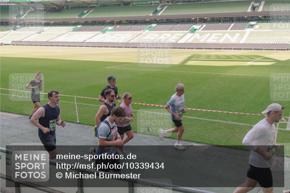 13.09.2026 - 21. swb-Marathon Bremen Michael Burmester http://msf.ph/oto/10339434 13.09.2026 13:18:55 Laufen im Stadion 311, 333, 404, 486, 512, 546, 732, 753, 837, 921, 938, 1156, 1424, 1425, 1431, 1506, 1765, 1790, 1844, 1868, 2056, 2123, 2137, 2224, 2240, 2294, 2315, 2357, 2358, 2419, 2453, 2557, 2563, 2601, 2614, 2622, 2626, 2647, 2689, 2702, 2703, 2722, 2786, 2843, 2845, 2849, 2857, 2879, 2880, 2893, 2944, 2983, 2999, 3031, 3046, 3072, 3096, 3100, 3116, 3146, 3180, 3189, 3198, 3210, 3263, 3285, 3287, 3337, 3421, 3431, 3476, 3537, 3548, 3619, 3633, 3654, 3740, 3879, 4478 meine-sportfotos.de