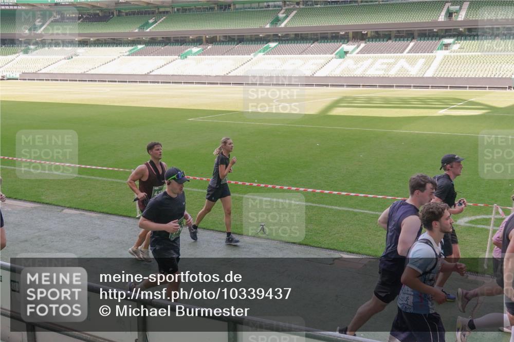 13.09.2026 - 21. swb-Marathon Bremen Michael Burmester http://msf.ph/oto/10339437 13.09.2026 13:18:56 Laufen im Stadion 311, 333, 404, 486, 512, 546, 732, 753, 837, 921, 938, 1156, 1424, 1425, 1431, 1506, 1765, 1790, 1844, 1868, 2056, 2123, 2137, 2224, 2240, 2294, 2315, 2357, 2358, 2453, 2557, 2563, 2601, 2614, 2622, 2626, 2647, 2689, 2702, 2703, 2722, 2786, 2843, 2845, 2849, 2857, 2879, 2880, 2893, 2944, 2983, 2999, 3031, 3046, 3072, 3096, 3100, 3116, 3146, 3180, 3189, 3198, 3210, 3243, 3263, 3285, 3287, 3337, 3421, 3476, 3537, 3548, 3619, 3633, 3654, 3740, 3879, 4478 meine-sportfotos.de