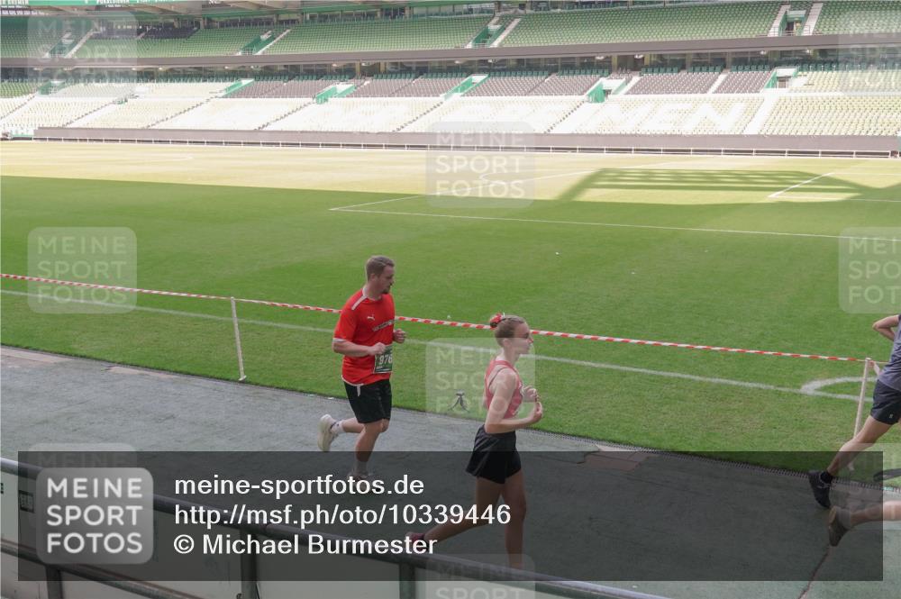 13.09.2026 - 21. swb-Marathon Bremen Michael Burmester http://msf.ph/oto/10339446 13.09.2026 13:18:58 Laufen im Stadion 311, 333, 404, 486, 512, 546, 732, 753, 837, 921, 938, 1156, 1431, 1506, 1765, 1844, 1868, 2056, 2123, 2137, 2224, 2240, 2294, 2315, 2357, 2358, 2453, 2557, 2563, 2601, 2614, 2622, 2626, 2647, 2689, 2702, 2703, 2722, 2786, 2843, 2845, 2849, 2857, 2879, 2880, 2893, 2944, 2983, 2999, 3031, 3046, 3072, 3096, 3100, 3116, 3146, 3180, 3189, 3198, 3210, 3243, 3263, 3285, 3287, 3315, 3337, 3421, 3476, 3537, 3548, 3619, 3633, 3654, 3740, 3879, 4478 meine-sportfotos.de
