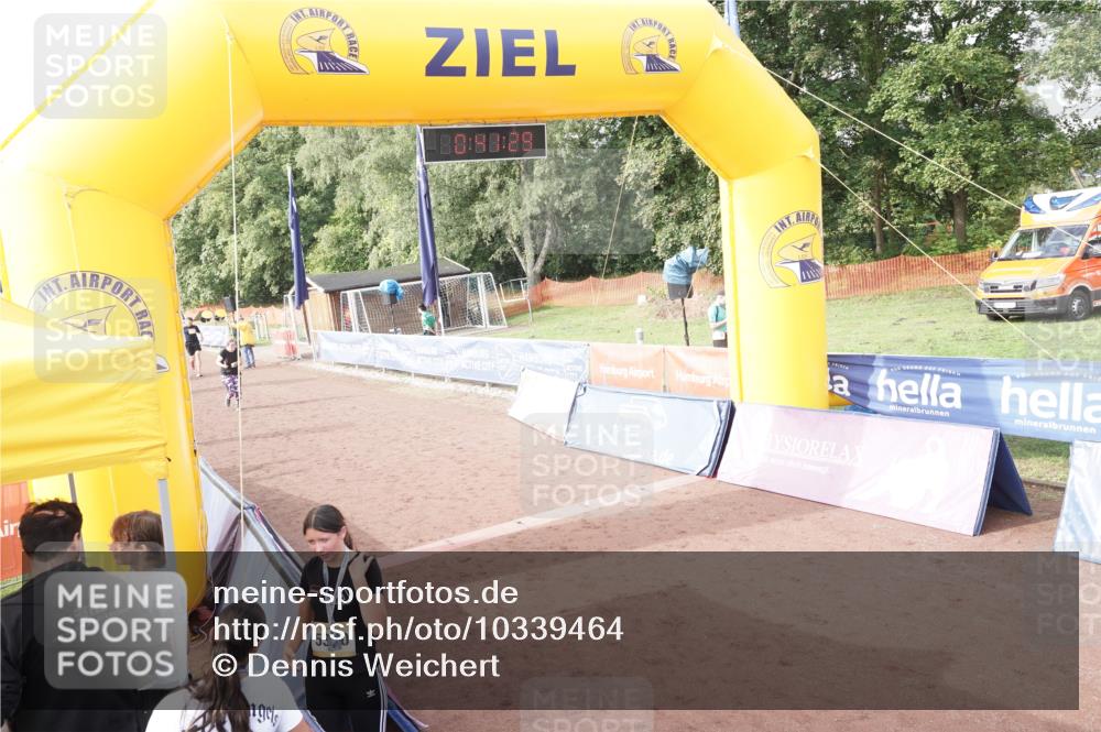 13.09.2026 - Airport Race Dennis Weichert http://msf.ph/oto/10339464 13.09.2026 10:42:02 Ziel 4066, 5102, 5103 meine-sportfotos.de