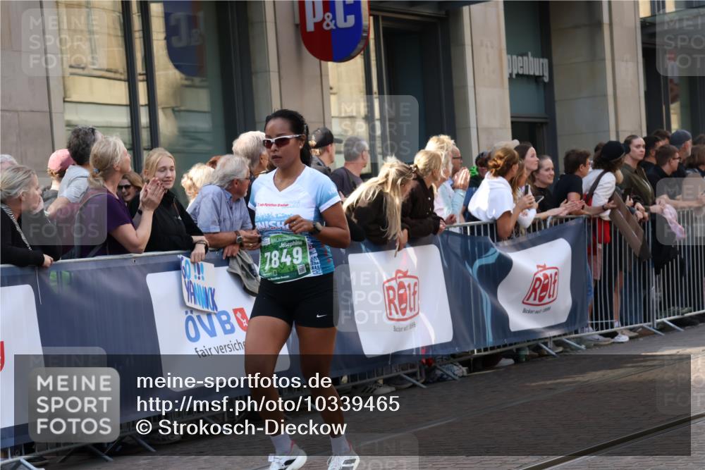13.09.2026 - 21. swb-Marathon Bremen Strokosch-Dieckow http://msf.ph/oto/10339465 13.09.2026 13:26:53 Ziel 242, 1493, 1494, 2454, 3273, 3385, 3496, 3527, 4121, 4327, 4397, 4558, 4563, 5689, 6071, 6288, 6776, 7027, 7072, 7849, 8219, 9150, 9159, 9343, 9511, 9760, 9854, 9878, 10112, 10113, 13147, 531, 946, 2089, 2779, 3076, 3302, 3510, 3526, 3527, 3852, 3893, 4077, 4327, 4441, 4598, 4919, 5054, 5937, 5943, 6289, 6314, 6375, 6455, 6548, 6580, 7246, 7317, 8112, 8303, 9150, 9551, 13097 meine-sportfotos.de