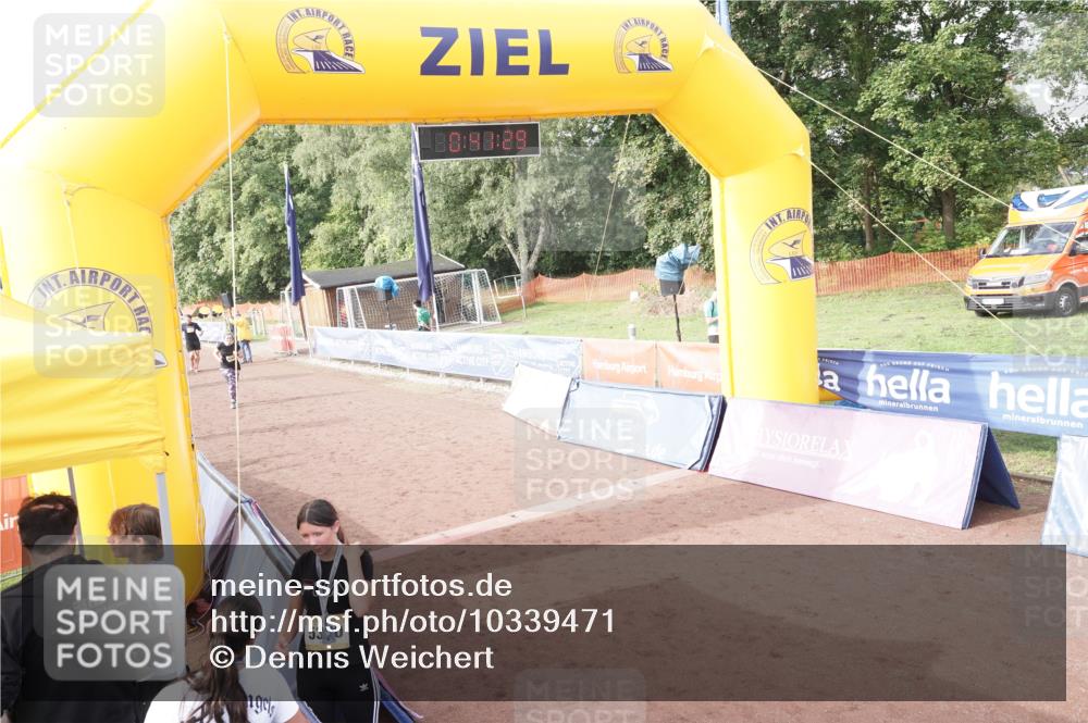 13.09.2026 - Airport Race Dennis Weichert http://msf.ph/oto/10339471 13.09.2026 10:42:02 Ziel 4066, 5102, 5103 meine-sportfotos.de