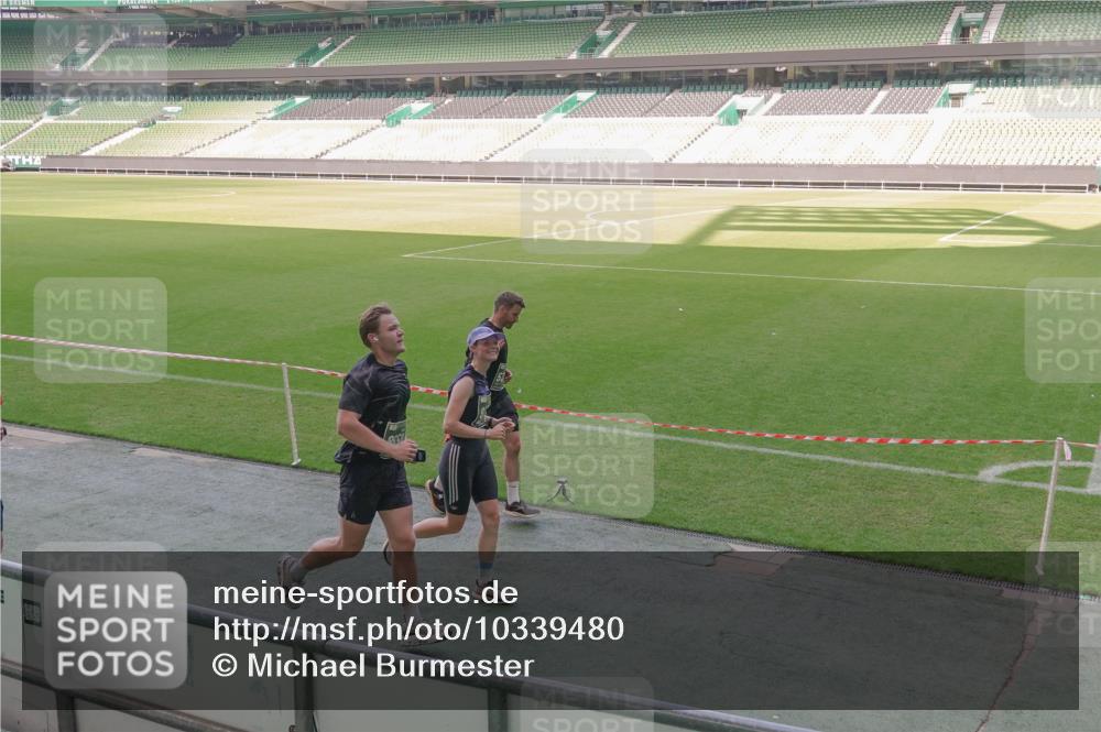 13.09.2026 - 21. swb-Marathon Bremen Michael Burmester http://msf.ph/oto/10339480 13.09.2026 13:19:05 Laufen im Stadion 311, 333, 404, 486, 512, 546, 732, 753, 837, 921, 938, 1156, 1431, 1506, 1765, 1844, 1868, 1916, 2056, 2123, 2137, 2224, 2240, 2294, 2315, 2357, 2358, 2453, 2557, 2563, 2614, 2622, 2626, 2647, 2689, 2702, 2703, 2722, 2786, 2843, 2845, 2849, 2857, 2879, 2880, 2893, 2944, 2983, 2999, 3031, 3046, 3072, 3096, 3100, 3116, 3146, 3189, 3198, 3210, 3243, 3263, 3285, 3287, 3315, 3476, 3537, 3548, 3619, 3633, 3654, 3740, 3879, 4478 meine-sportfotos.de