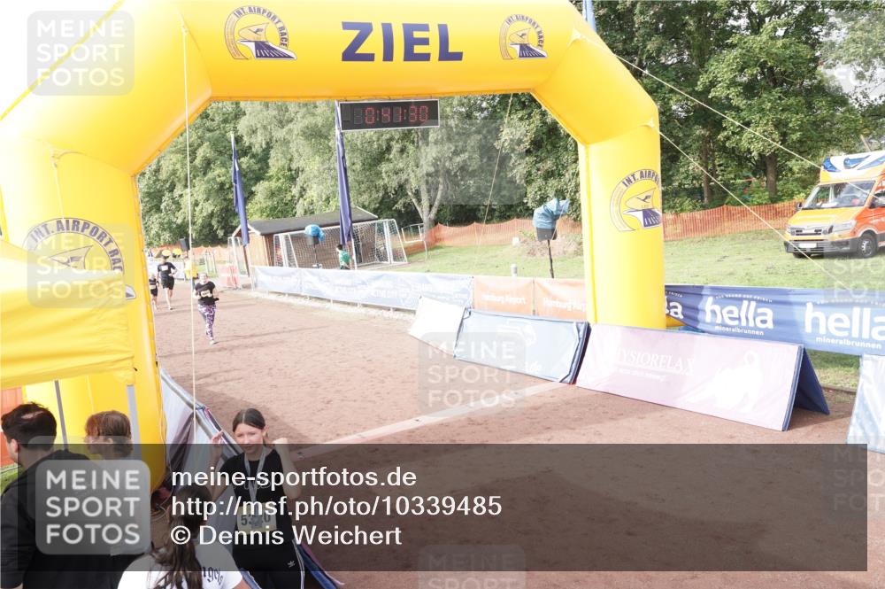 13.09.2026 - Airport Race Dennis Weichert http://msf.ph/oto/10339485 13.09.2026 10:42:03 Ziel 4066, 5102, 5103 meine-sportfotos.de