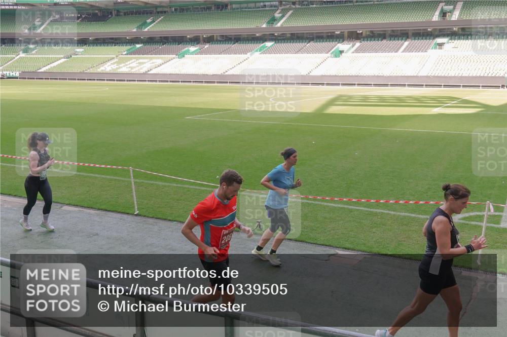 13.09.2026 - 21. swb-Marathon Bremen Michael Burmester http://msf.ph/oto/10339505 13.09.2026 13:19:08 Laufen im Stadion 311, 333, 404, 464, 486, 512, 546, 732, 753, 837, 921, 938, 1156, 1431, 1506, 1765, 1844, 1868, 1916, 2056, 2123, 2137, 2224, 2240, 2294, 2315, 2357, 2358, 2453, 2557, 2563, 2614, 2622, 2626, 2647, 2689, 2702, 2703, 2722, 2786, 2843, 2845, 2849, 2857, 2879, 2880, 2893, 2944, 2983, 2999, 3031, 3046, 3059, 3072, 3096, 3100, 3116, 3146, 3189, 3198, 3210, 3243, 3263, 3285, 3287, 3315, 3476, 3537, 3619, 3633, 3654, 3740, 3879, 4478 meine-sportfotos.de