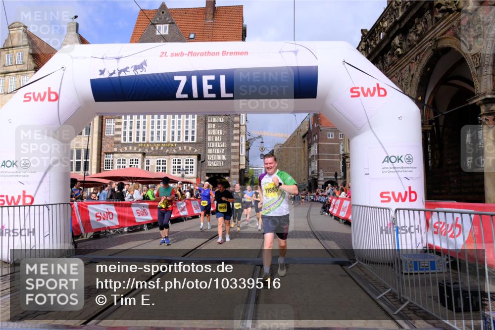 13.09.2026 - 21. swb-Marathon Bremen Tim E. http://msf.ph/oto/10339516 13.09.2026 11:09:39 Ziel 10314, 10556, 10664, 10686, 10694, 10769, 10823, 10981, 10983, 11225, 11764, 11882, 11883, 11914, 11915, 11987, 11995, 12155, 12322, 12474, 12491, 12532, 13607 meine-sportfotos.de