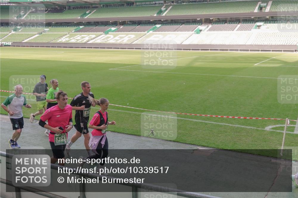 13.09.2026 - 21. swb-Marathon Bremen Michael Burmester http://msf.ph/oto/10339517 13.09.2026 13:19:11 Laufen im Stadion 311, 333, 404, 464, 486, 512, 546, 732, 753, 837, 921, 938, 1066, 1156, 1431, 1506, 1765, 1844, 1868, 1916, 2056, 2123, 2137, 2224, 2240, 2294, 2315, 2357, 2358, 2453, 2557, 2563, 2614, 2622, 2626, 2689, 2702, 2703, 2722, 2756, 2786, 2843, 2845, 2849, 2857, 2879, 2880, 2893, 2944, 2983, 2999, 3031, 3046, 3059, 3072, 3096, 3100, 3116, 3146, 3189, 3198, 3210, 3243, 3263, 3285, 3287, 3315, 3476, 3537, 3619, 3633, 3654, 3740, 3879, 4478 meine-sportfotos.de