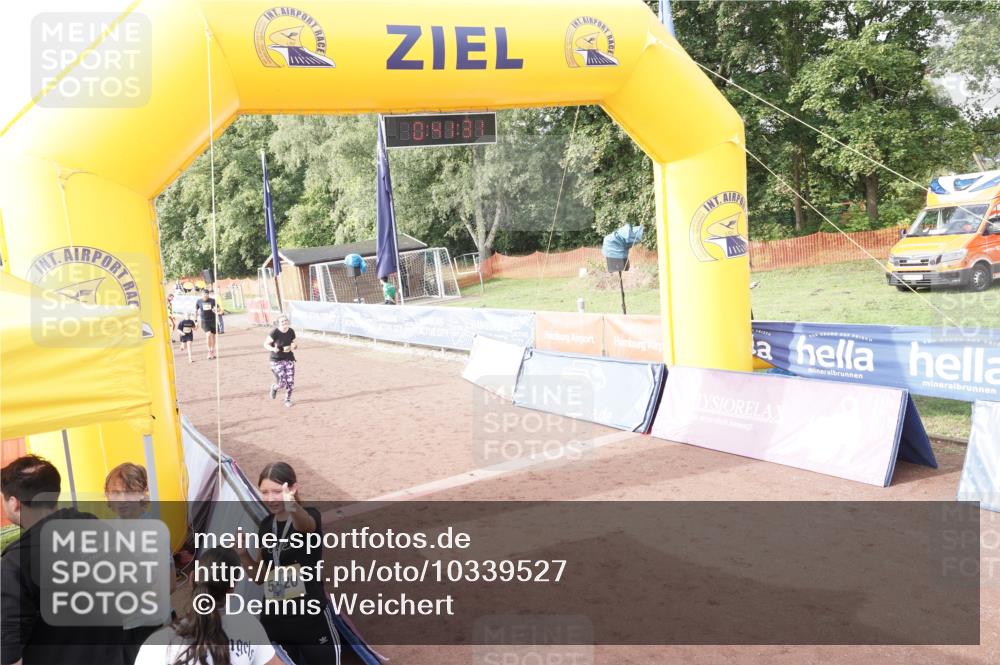 13.09.2026 - Airport Race Dennis Weichert http://msf.ph/oto/10339527 13.09.2026 10:42:05 Ziel 4066, 5102, 5103 meine-sportfotos.de