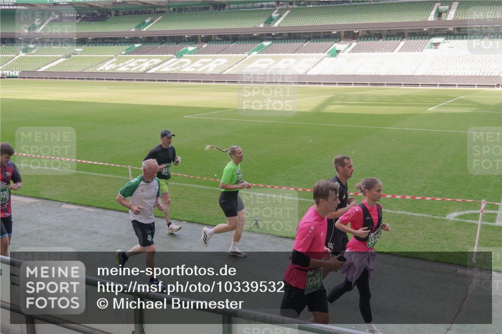 13.09.2026 - 21. swb-Marathon Bremen Michael Burmester http://msf.ph/oto/10339532 13.09.2026 13:19:12 Laufen im Stadion 311, 333, 404, 464, 486, 512, 546, 732, 753, 837, 921, 938, 1066, 1156, 1431, 1506, 1765, 1844, 1868, 1916, 2056, 2123, 2137, 2224, 2240, 2294, 2315, 2357, 2358, 2453, 2557, 2563, 2614, 2622, 2626, 2689, 2702, 2703, 2722, 2756, 2786, 2843, 2845, 2849, 2857, 2879, 2880, 2893, 2944, 2983, 2999, 3031, 3046, 3059, 3072, 3096, 3100, 3116, 3146, 3189, 3198, 3210, 3243, 3263, 3285, 3287, 3315, 3476, 3537, 3619, 3633, 3654, 3740, 3879, 4478 meine-sportfotos.de