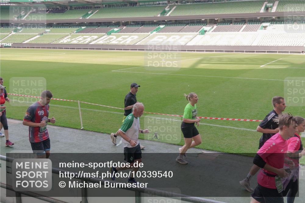 13.09.2026 - 21. swb-Marathon Bremen Michael Burmester http://msf.ph/oto/10339540 13.09.2026 13:19:12 Laufen im Stadion 311, 333, 404, 464, 486, 512, 546, 732, 753, 837, 921, 938, 1066, 1156, 1431, 1506, 1765, 1844, 1868, 1916, 2056, 2123, 2137, 2224, 2240, 2294, 2315, 2357, 2358, 2453, 2557, 2563, 2614, 2622, 2626, 2689, 2702, 2703, 2722, 2756, 2786, 2843, 2845, 2849, 2857, 2879, 2880, 2893, 2944, 2983, 2999, 3031, 3046, 3059, 3072, 3096, 3100, 3116, 3146, 3189, 3198, 3210, 3243, 3263, 3285, 3287, 3315, 3476, 3537, 3619, 3633, 3654, 3740, 3879, 4478 meine-sportfotos.de