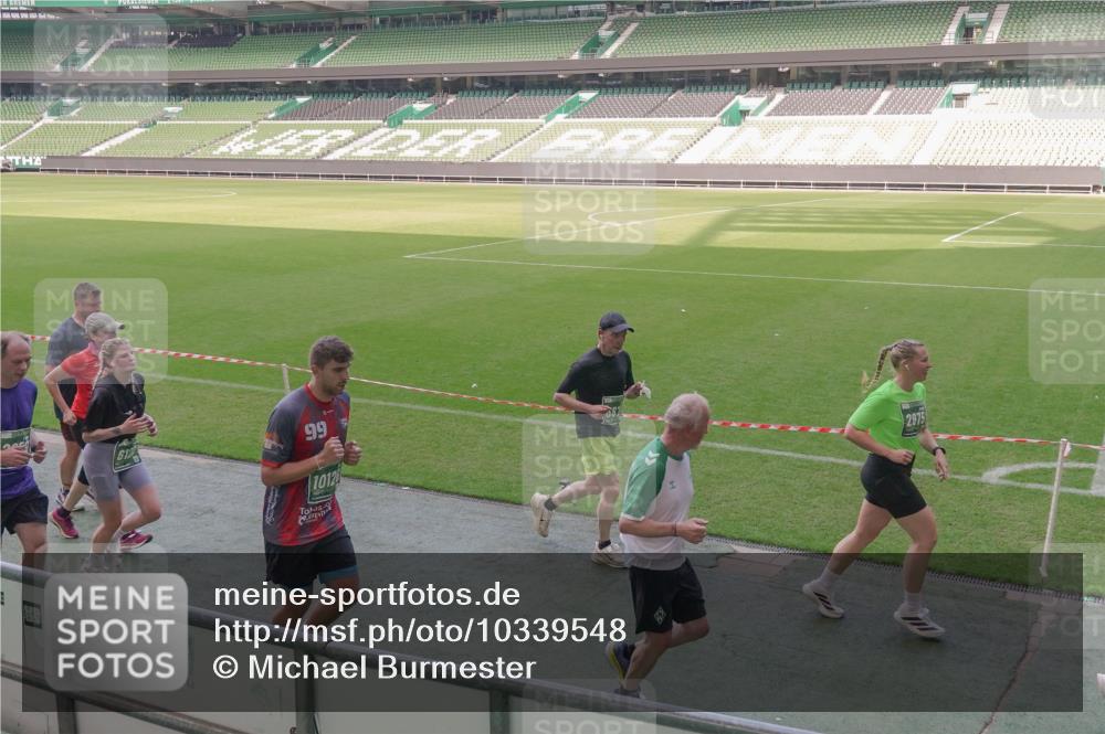 13.09.2026 - 21. swb-Marathon Bremen Michael Burmester http://msf.ph/oto/10339548 13.09.2026 13:19:13 Laufen im Stadion 333, 404, 464, 486, 512, 546, 732, 753, 837, 921, 938, 1066, 1156, 1431, 1506, 1765, 1844, 1868, 1916, 2056, 2123, 2137, 2224, 2240, 2294, 2315, 2357, 2358, 2453, 2557, 2563, 2614, 2622, 2626, 2689, 2702, 2703, 2722, 2756, 2786, 2843, 2845, 2849, 2857, 2879, 2880, 2893, 2944, 2983, 2999, 3031, 3046, 3059, 3072, 3096, 3100, 3116, 3146, 3189, 3198, 3210, 3243, 3263, 3285, 3287, 3315, 3476, 3537, 3619, 3633, 3654, 3740, 3879, 4478 meine-sportfotos.de