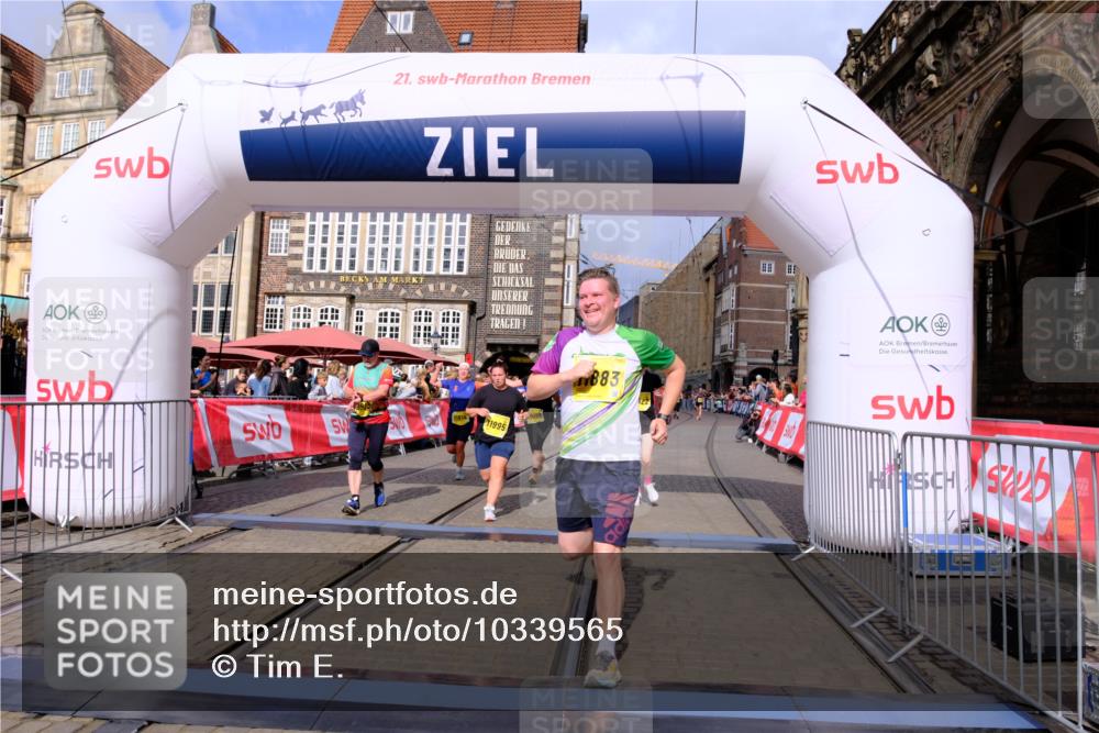 13.09.2026 - 21. swb-Marathon Bremen Tim E. http://msf.ph/oto/10339565 13.09.2026 11:09:39 Ziel 10314, 10556, 10664, 10686, 10694, 10769, 10823, 10981, 10983, 11225, 11764, 11882, 11883, 11914, 11915, 11987, 11995, 12155, 12322, 12474, 12491, 12532, 13607 meine-sportfotos.de