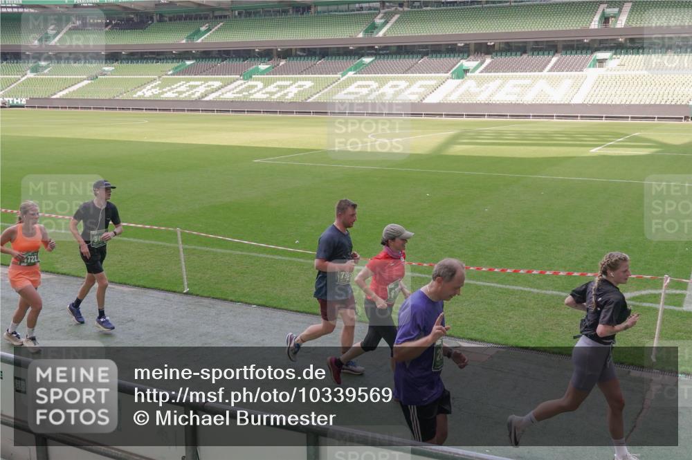 13.09.2026 - 21. swb-Marathon Bremen Michael Burmester http://msf.ph/oto/10339569 13.09.2026 13:19:14 Laufen im Stadion 333, 404, 464, 486, 512, 546, 732, 753, 837, 921, 938, 1066, 1156, 1431, 1506, 1765, 1844, 1868, 1916, 2056, 2123, 2137, 2224, 2240, 2294, 2315, 2357, 2358, 2453, 2557, 2563, 2614, 2622, 2626, 2689, 2702, 2703, 2722, 2756, 2786, 2843, 2845, 2849, 2857, 2879, 2880, 2893, 2944, 2983, 2999, 3031, 3046, 3059, 3072, 3096, 3100, 3116, 3146, 3189, 3198, 3210, 3243, 3263, 3285, 3287, 3315, 3476, 3537, 3619, 3633, 3654, 3740, 3879, 4478 meine-sportfotos.de