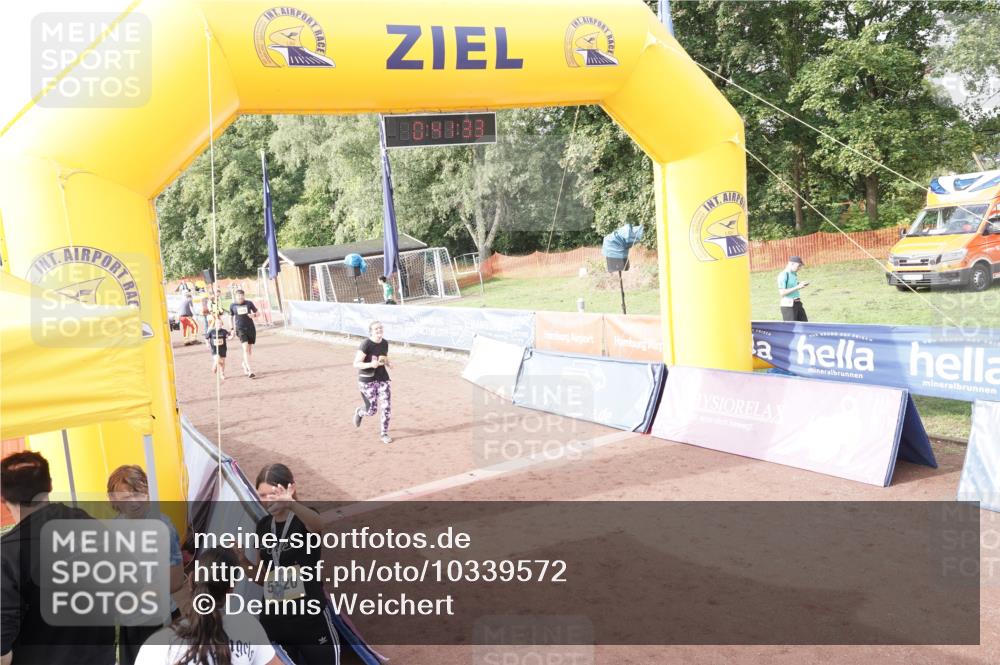 13.09.2026 - Airport Race Dennis Weichert http://msf.ph/oto/10339572 13.09.2026 10:42:06 Ziel 4066, 5102, 5103 meine-sportfotos.de