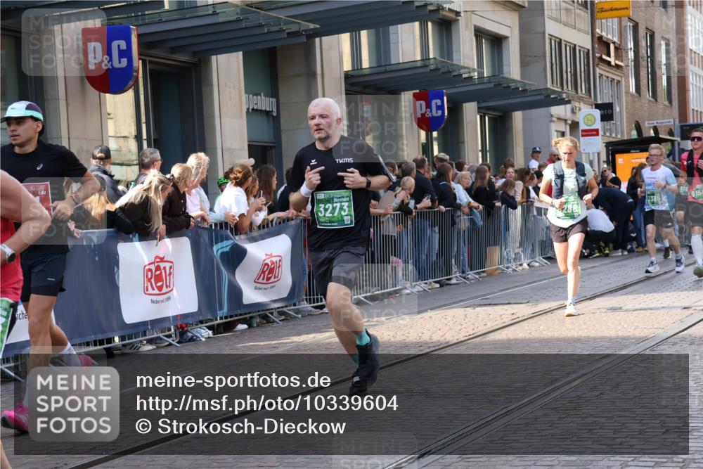 13.09.2026 - 21. swb-Marathon Bremen Strokosch-Dieckow http://msf.ph/oto/10339604 13.09.2026 13:26:58 Ziel 242, 593, 1493, 1494, 2454, 3273, 3385, 3496, 4121, 4397, 4558, 4563, 5220, 5290, 5358, 5616, 6071, 6288, 6306, 6776, 7072, 7849, 8219, 9159, 9343, 9760, 9878, 10112, 10113, 13147, 531, 946, 2089, 2779, 3076, 3302, 3510, 3527, 3852, 3893, 4327, 4441, 4598, 4919, 5054, 5689, 5937, 5943, 6289, 6314, 6375, 6455, 6548, 6580, 7027, 7246, 7317, 8112, 8303, 9150, 9511, 9551, 9854, 13097 meine-sportfotos.de