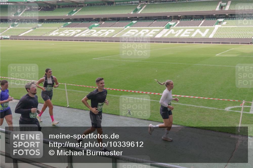 13.09.2026 - 21. swb-Marathon Bremen Michael Burmester http://msf.ph/oto/10339612 13.09.2026 13:19:20 Laufen im Stadion 333, 404, 464, 486, 512, 546, 732, 753, 837, 921, 938, 1066, 1156, 1431, 1506, 1765, 1844, 1868, 1916, 2028, 2056, 2123, 2137, 2224, 2240, 2294, 2315, 2357, 2358, 2453, 2557, 2563, 2614, 2622, 2626, 2689, 2702, 2703, 2722, 2756, 2786, 2843, 2845, 2849, 2857, 2879, 2880, 2893, 2944, 2983, 2999, 3031, 3046, 3059, 3072, 3096, 3100, 3116, 3146, 3189, 3198, 3210, 3243, 3263, 3285, 3287, 3310, 3315, 3476, 3537, 3619, 3633, 3654, 3740, 3879, 4478 meine-sportfotos.de