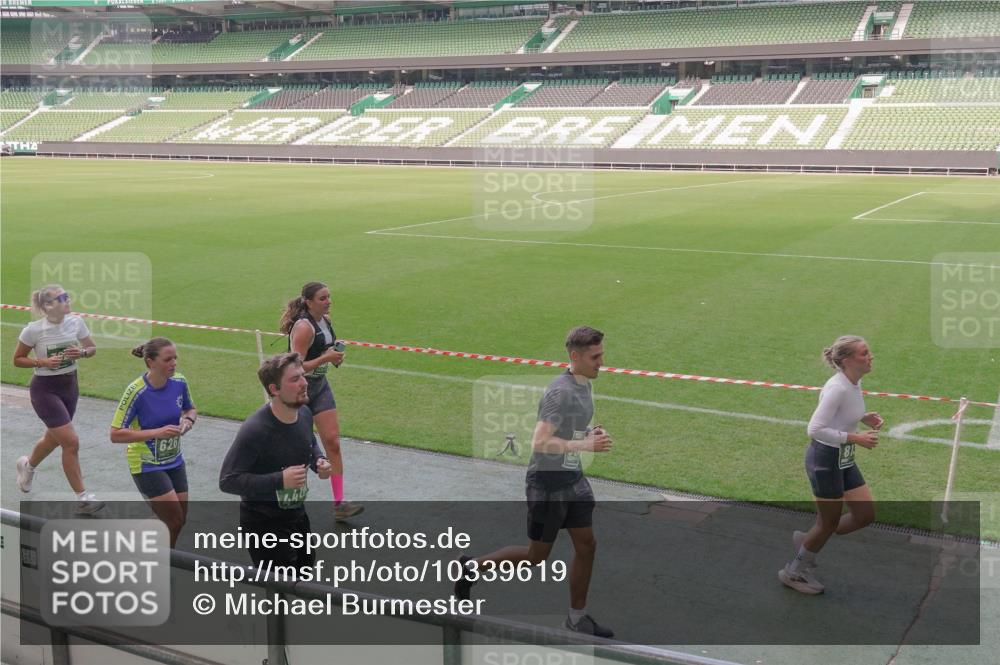 13.09.2026 - 21. swb-Marathon Bremen Michael Burmester http://msf.ph/oto/10339619 13.09.2026 13:19:21 Laufen im Stadion 333, 404, 464, 486, 512, 546, 732, 753, 837, 921, 938, 1066, 1156, 1431, 1506, 1765, 1844, 1868, 1916, 2028, 2056, 2123, 2137, 2224, 2240, 2294, 2315, 2357, 2358, 2453, 2557, 2563, 2614, 2622, 2626, 2689, 2702, 2703, 2722, 2756, 2786, 2843, 2845, 2849, 2857, 2879, 2880, 2893, 2944, 2983, 2999, 3031, 3046, 3059, 3072, 3096, 3100, 3116, 3146, 3189, 3198, 3210, 3243, 3263, 3285, 3287, 3310, 3315, 3476, 3537, 3619, 3633, 3654, 3740, 3879, 4478 meine-sportfotos.de