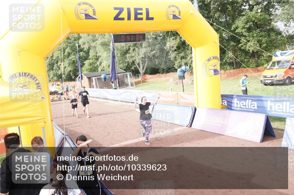 13.09.2026 - Airport Race Dennis Weichert http://msf.ph/oto/10339623 13.09.2026 10:42:07 Ziel 4066, 5102, 5103 meine-sportfotos.de
