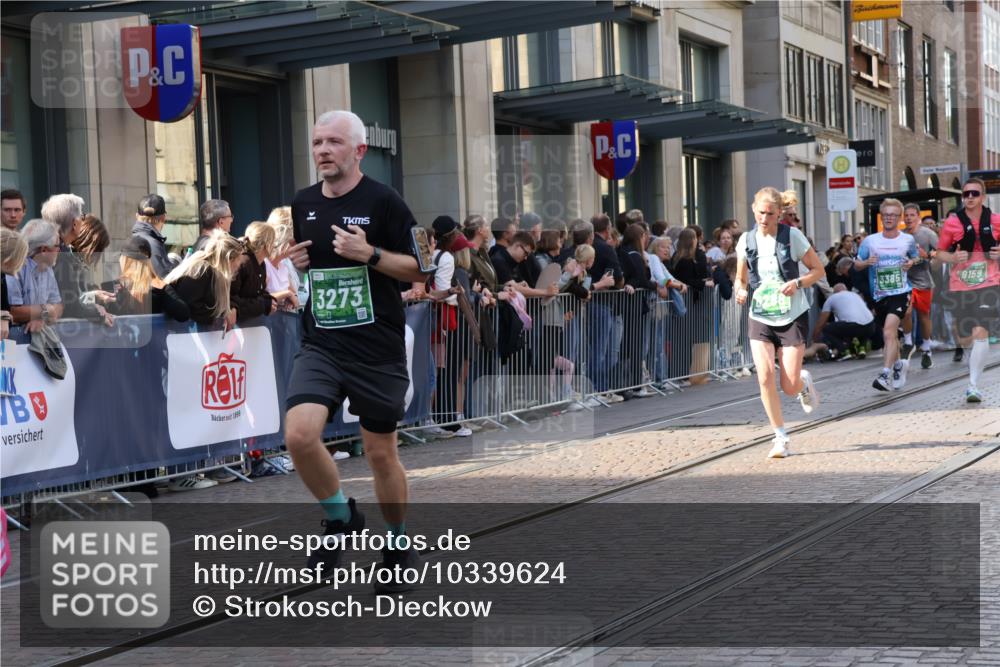 13.09.2026 - 21. swb-Marathon Bremen Strokosch-Dieckow http://msf.ph/oto/10339624 13.09.2026 13:26:58 Ziel 242, 593, 1493, 1494, 2454, 3273, 3385, 3496, 4121, 4397, 4558, 4563, 5220, 5290, 5358, 5616, 6071, 6288, 6306, 6776, 7072, 7849, 8219, 9159, 9343, 9760, 9878, 10112, 10113, 13147, 531, 946, 2089, 2779, 3076, 3302, 3510, 3527, 3852, 3893, 4327, 4441, 4598, 4919, 5054, 5689, 5937, 5943, 6289, 6314, 6375, 6455, 6548, 6580, 7027, 7246, 7317, 8112, 8303, 9150, 9511, 9551, 9854, 13097 meine-sportfotos.de