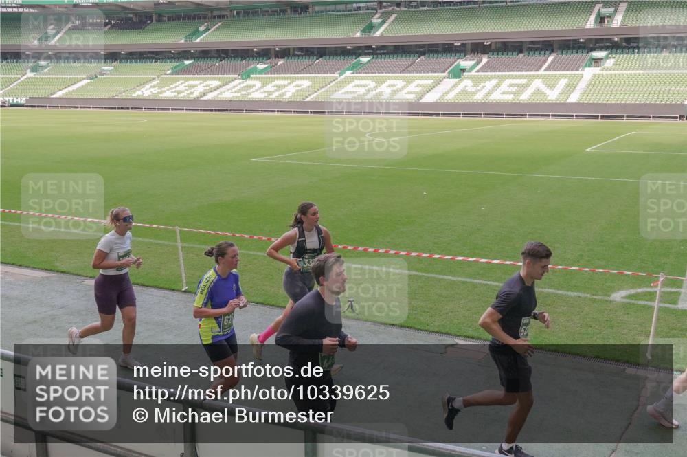 13.09.2026 - 21. swb-Marathon Bremen Michael Burmester http://msf.ph/oto/10339625 13.09.2026 13:19:21 Laufen im Stadion 333, 404, 464, 486, 512, 546, 732, 753, 837, 921, 938, 1066, 1156, 1431, 1506, 1765, 1844, 1868, 1916, 2028, 2056, 2123, 2137, 2224, 2240, 2294, 2315, 2357, 2358, 2453, 2557, 2563, 2614, 2622, 2626, 2689, 2702, 2703, 2722, 2756, 2786, 2843, 2845, 2849, 2857, 2879, 2880, 2893, 2944, 2983, 2999, 3031, 3046, 3059, 3072, 3096, 3100, 3116, 3146, 3189, 3198, 3210, 3243, 3263, 3285, 3287, 3310, 3315, 3476, 3537, 3619, 3633, 3654, 3740, 3879, 4478 meine-sportfotos.de