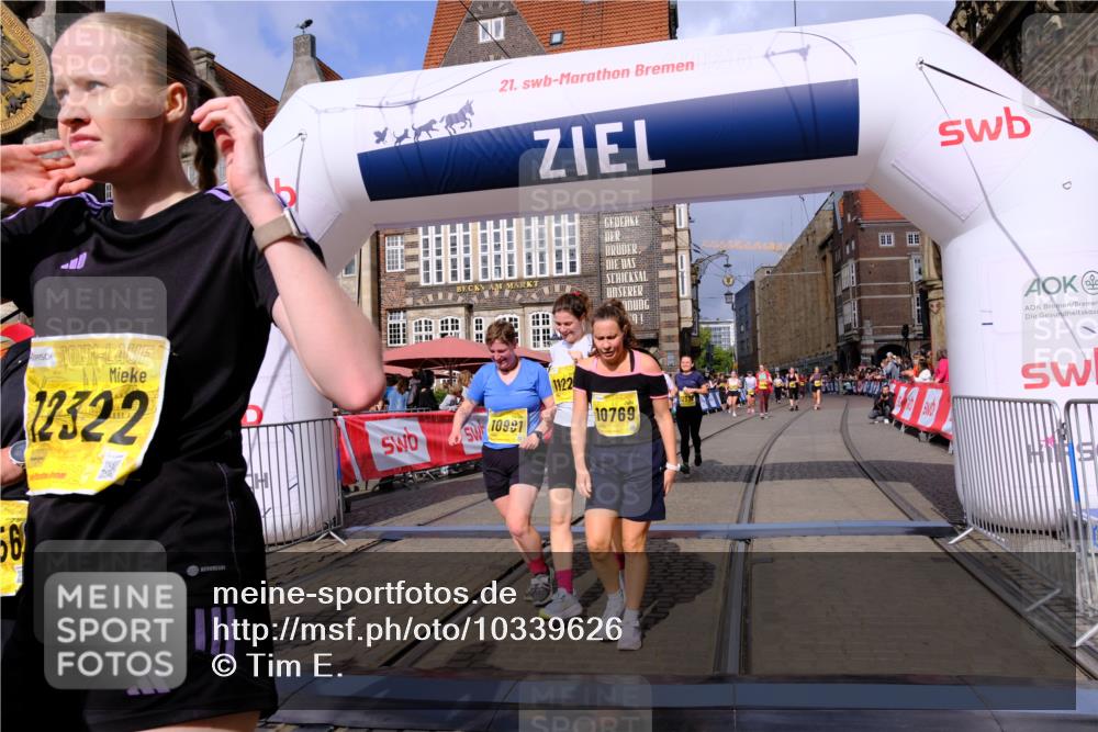 13.09.2026 - 21. swb-Marathon Bremen Tim E. http://msf.ph/oto/10339626 13.09.2026 11:09:43 Ziel 10424, 10556, 10664, 10686, 10694, 10769, 10823, 10981, 10983, 11192, 11225, 11764, 11882, 11883, 11914, 11915, 11995, 12322, 12474, 12491, 12532, 13607 meine-sportfotos.de