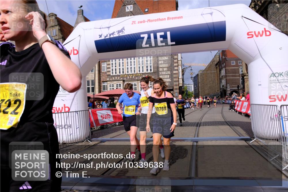 13.09.2026 - 21. swb-Marathon Bremen Tim E. http://msf.ph/oto/10339638 13.09.2026 11:09:43 Ziel 10424, 10556, 10664, 10686, 10694, 10769, 10823, 10981, 10983, 11192, 11225, 11764, 11882, 11883, 11914, 11915, 11995, 12322, 12474, 12491, 12532, 13607 meine-sportfotos.de