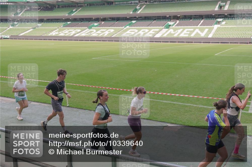 13.09.2026 - 21. swb-Marathon Bremen Michael Burmester http://msf.ph/oto/10339640 13.09.2026 13:19:22 Laufen im Stadion 333, 404, 464, 486, 512, 546, 732, 753, 837, 921, 938, 1066, 1156, 1431, 1506, 1756, 1765, 1815, 1844, 1868, 1916, 2028, 2056, 2123, 2137, 2224, 2240, 2294, 2315, 2357, 2358, 2453, 2533, 2557, 2563, 2614, 2622, 2626, 2689, 2694, 2702, 2703, 2722, 2756, 2786, 2843, 2845, 2849, 2857, 2879, 2880, 2893, 2944, 2983, 2999, 3031, 3046, 3059, 3072, 3096, 3100, 3116, 3146, 3189, 3198, 3210, 3243, 3263, 3285, 3287, 3310, 3315, 3476, 3537, 3619, 3633, 3740, 3879, 4478 meine-sportfotos.de