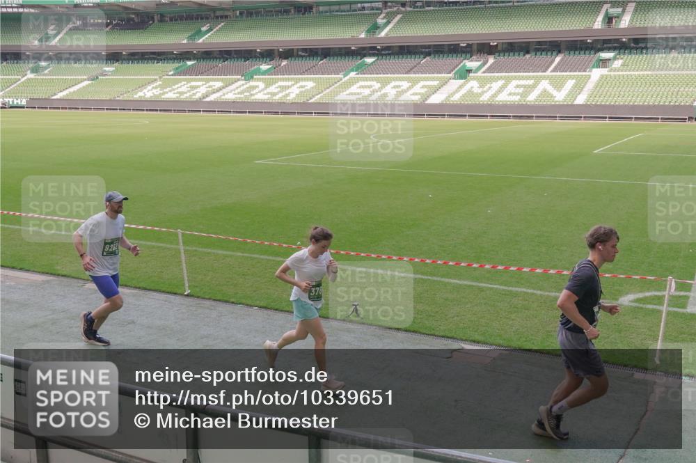 13.09.2026 - 21. swb-Marathon Bremen Michael Burmester http://msf.ph/oto/10339651 13.09.2026 13:19:23 Laufen im Stadion 333, 404, 464, 486, 512, 546, 732, 753, 837, 921, 938, 1066, 1156, 1431, 1506, 1756, 1765, 1815, 1844, 1868, 1916, 2028, 2056, 2123, 2137, 2224, 2240, 2294, 2315, 2357, 2358, 2453, 2533, 2557, 2563, 2614, 2622, 2626, 2689, 2694, 2695, 2702, 2703, 2722, 2756, 2786, 2843, 2845, 2849, 2857, 2879, 2880, 2893, 2944, 2983, 2999, 3031, 3046, 3059, 3072, 3096, 3100, 3116, 3146, 3189, 3198, 3210, 3243, 3263, 3285, 3287, 3310, 3315, 3476, 3537, 3619, 3633, 3740, 3879, 4478 meine-sportfotos.de