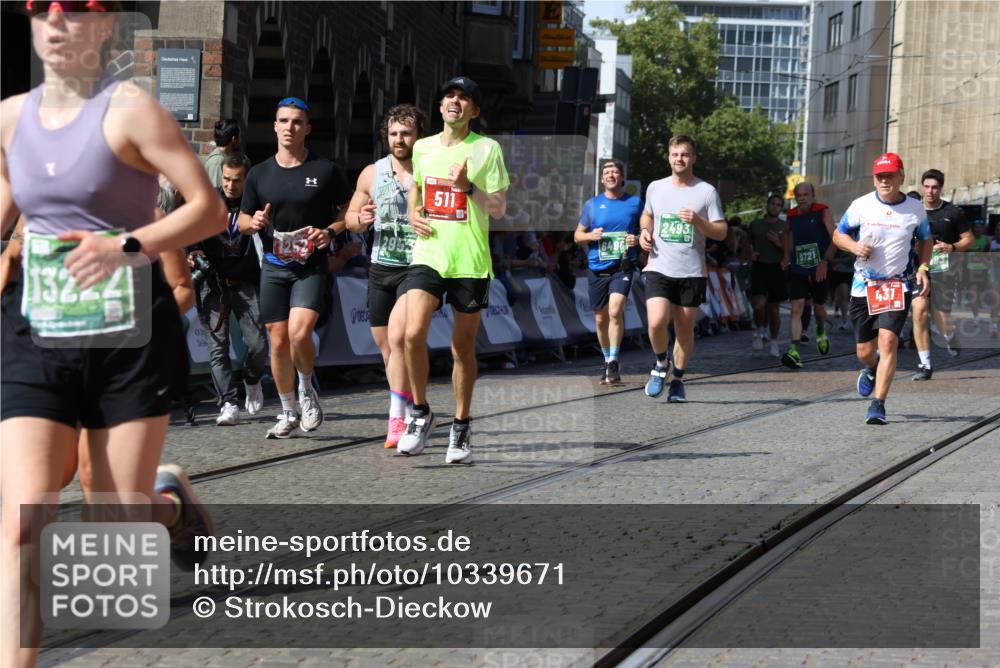 13.09.2026 - 21. swb-Marathon Bremen Strokosch-Dieckow http://msf.ph/oto/10339671 13.09.2026 13:20:24 Ziel 205, 431, 495, 511, 655, 1053, 1058, 1252, 1390, 1537, 1551, 1931, 1972, 2122, 2343, 2807, 2885, 2903, 3240, 3411, 3685, 3690, 4287, 5340, 5389, 5813, 5837, 6663, 7341, 7404, 7488, 7531, 9518, 9756, 13192, 876, 1197, 1528, 1646, 2493, 2953, 3813, 4174, 4357, 4358, 5493, 5855, 6495, 6496, 7411, 9162, 9721, 9949 meine-sportfotos.de