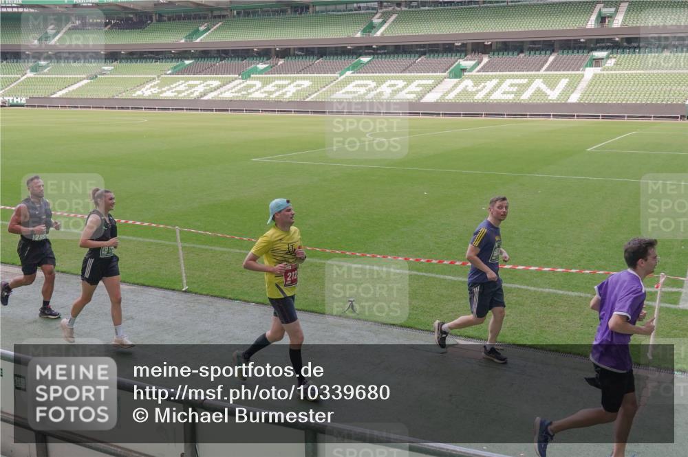 13.09.2026 - 21. swb-Marathon Bremen Michael Burmester http://msf.ph/oto/10339680 13.09.2026 13:19:28 Laufen im Stadion 333, 404, 464, 486, 512, 546, 732, 753, 921, 938, 1066, 1129, 1156, 1431, 1506, 1756, 1765, 1815, 1868, 1916, 2028, 2123, 2137, 2224, 2240, 2294, 2315, 2357, 2358, 2453, 2533, 2557, 2563, 2614, 2622, 2626, 2689, 2694, 2695, 2702, 2703, 2722, 2756, 2786, 2843, 2845, 2849, 2857, 2879, 2880, 2944, 2983, 2999, 3031, 3046, 3059, 3072, 3096, 3100, 3116, 3146, 3189, 3198, 3243, 3263, 3264, 3285, 3287, 3310, 3315, 3476, 3537, 3619, 3740, 3879, 4478 meine-sportfotos.de