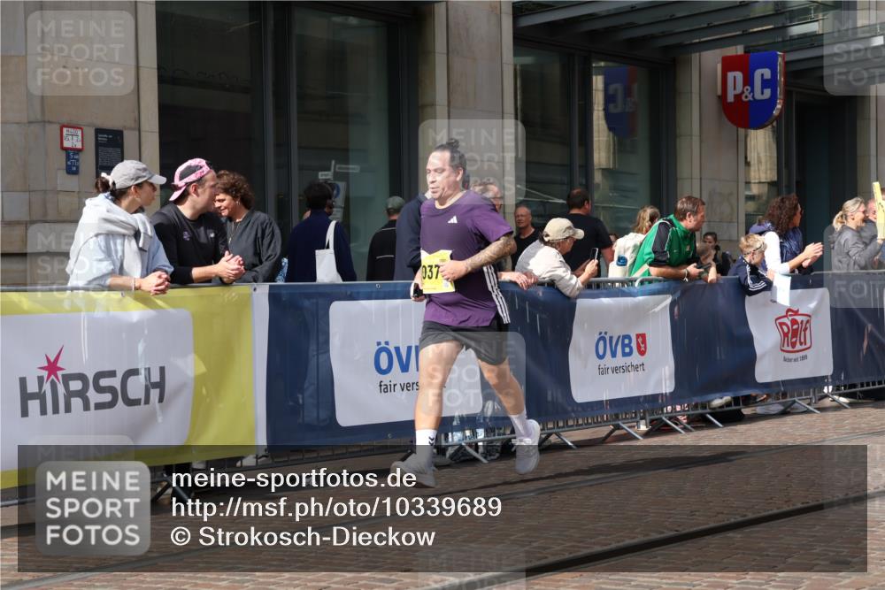 13.09.2026 - 21. swb-Marathon Bremen Strokosch-Dieckow http://msf.ph/oto/10339689 13.09.2026 11:06:45 Ziel 10156, 10360, 10378, 10663, 11100, 11257, 11393, 11439, 11600, 11684, 11696, 11822, 11823, 12255, 10323, 10654, 10795, 10849, 10852, 10853, 10989, 11021, 11028, 11066, 11240, 11370, 12124, 12146, 12217, 12219, 12249, 12485 meine-sportfotos.de