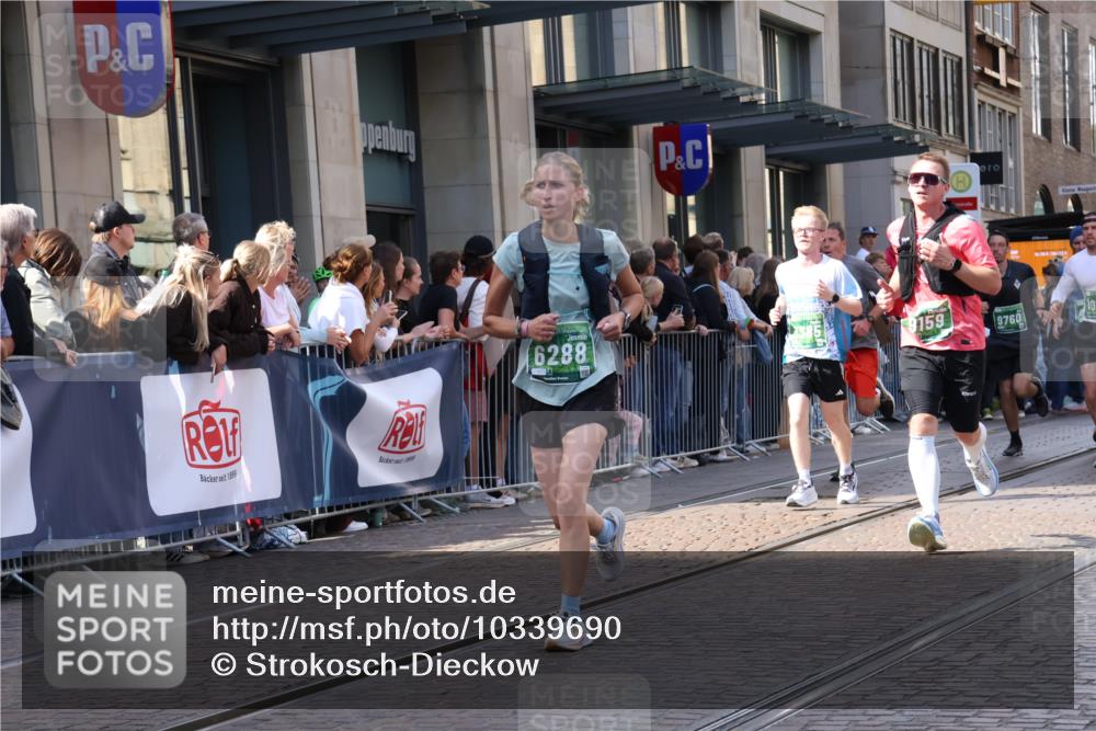 13.09.2026 - 21. swb-Marathon Bremen Strokosch-Dieckow http://msf.ph/oto/10339690 13.09.2026 13:27:00 Ziel 242, 593, 1373, 1493, 1494, 1574, 2345, 2454, 3273, 3385, 3496, 4121, 4558, 5220, 5290, 5358, 5616, 6071, 6288, 6306, 6776, 7072, 7110, 7849, 8219, 9159, 9343, 9760, 10112, 10113, 13147, 531, 946, 2089, 3076, 3302, 3510, 3527, 3852, 3893, 4327, 4397, 4441, 4563, 4598, 4919, 5054, 5689, 5937, 5943, 6289, 6314, 6375, 6455, 6580, 7027, 7246, 7317, 8112, 8303, 9150, 9511, 9551, 9854, 9878, 13097 meine-sportfotos.de